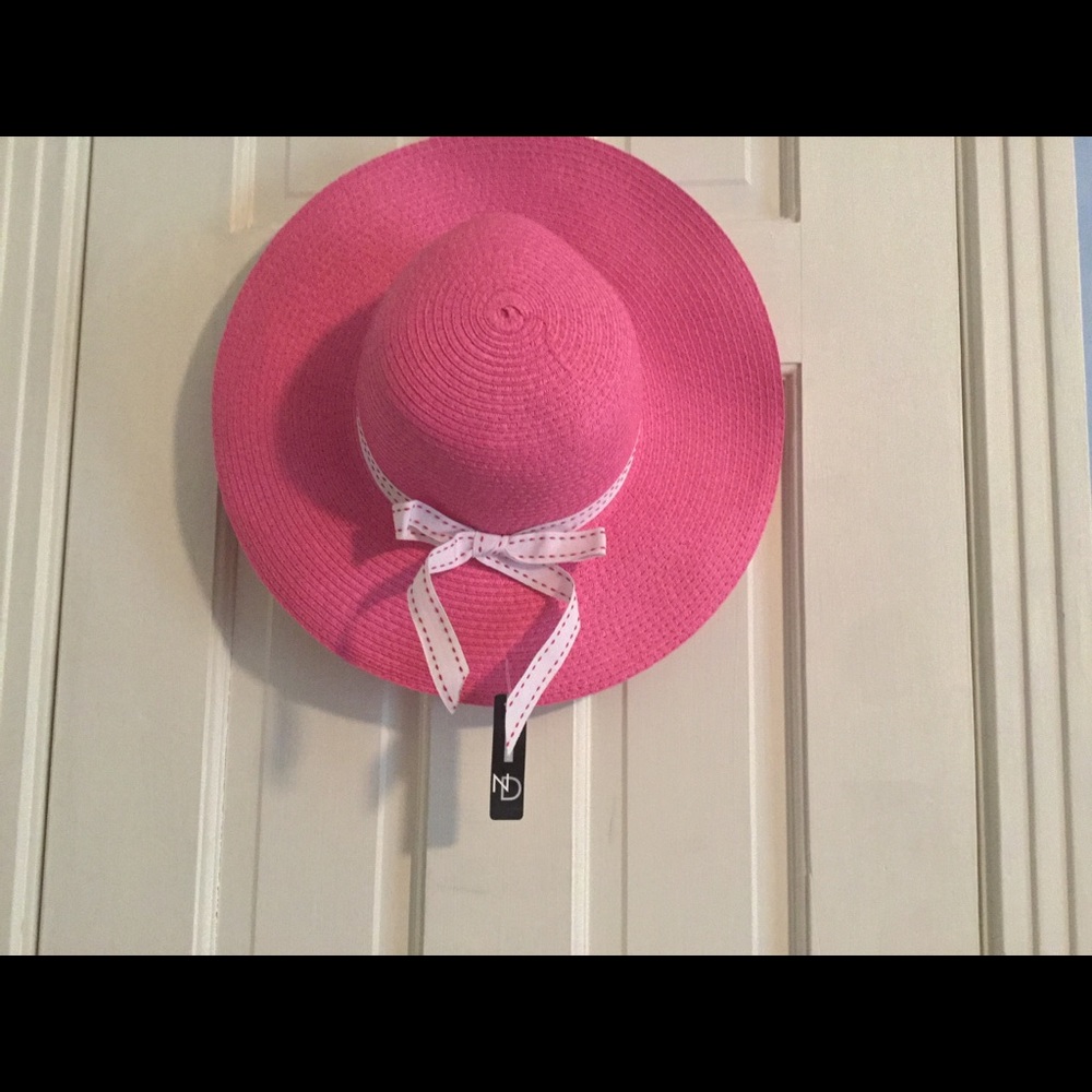 NWT pink beach hat